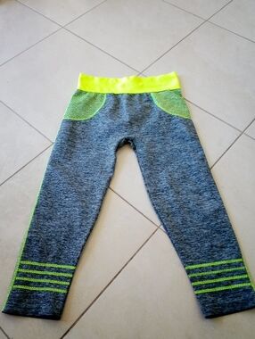Women's Heather Gray Leggings with Neon Yellow Accents